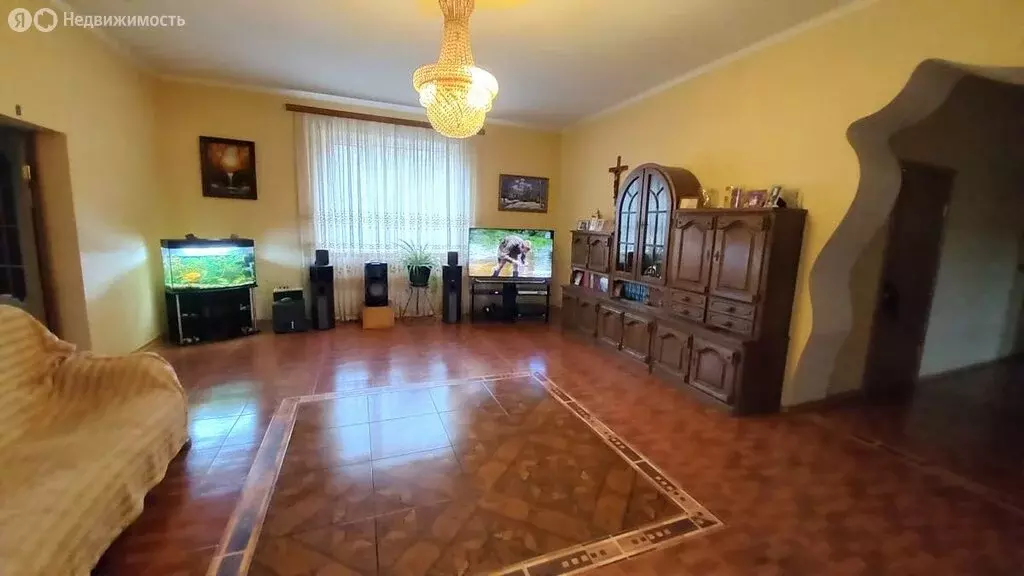 Дом в Каменск-Шахтинский, улица Горького (375 м) - Фото 0