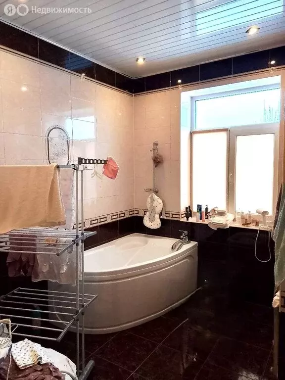 Дом в село Усть-Заостровка, Школьная улица, 17 (161.4 м) - Фото 1