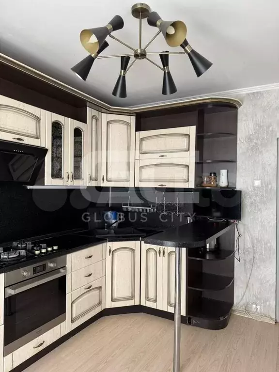 2-к. квартира, 60 м, 1/10 эт. - Фото 0