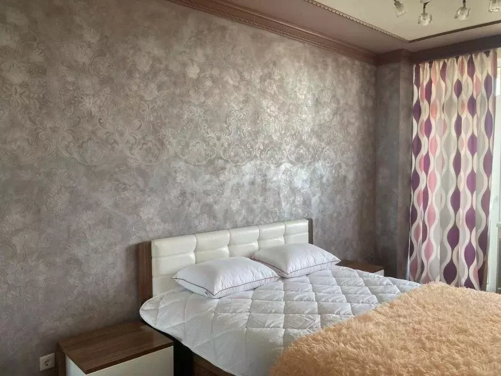 3-к кв. Свердловская область, Екатеринбург ул. 8 Марта, 194 (96.0 м) - Фото 1