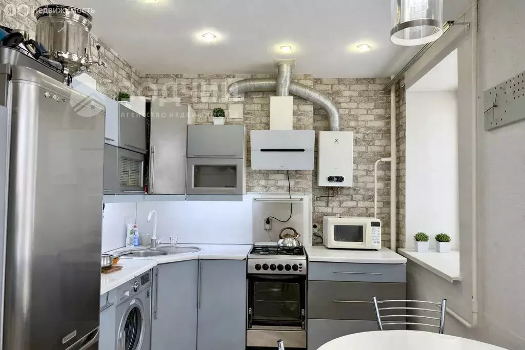 3-комнатная квартира: Канаш, проспект Ленина, 37 (70.8 м) - Фото 1