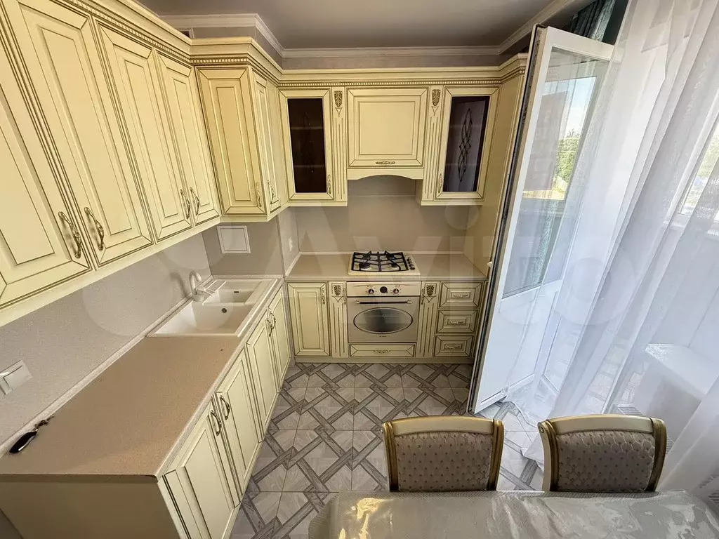 2-к. квартира, 59 м, 2/5 эт. - Фото 0