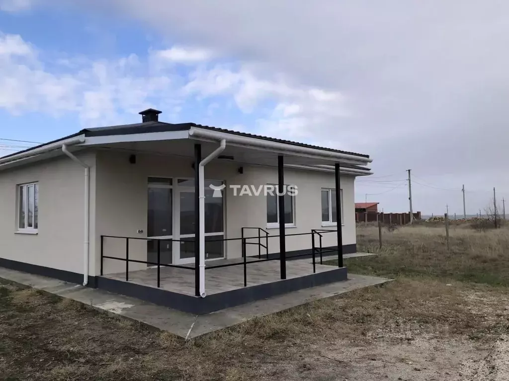 Дом в Крым, Симферопольский район, с. Урожайное ул. Амет-Хана Султана ... - Фото 1