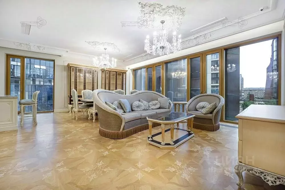 4-к кв. Москва ул. Усачева, 11Г (187.2 м) - Фото 0