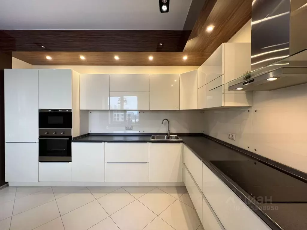 2-к кв. Татарстан, Казань ул. Сибгата Хакима, 15 (80.0 м) - Фото 1