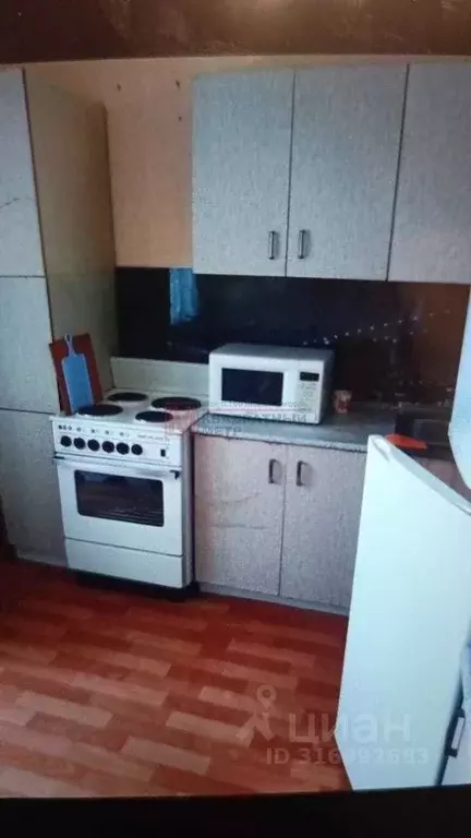 2-к кв. Белгородская область, Старый Оскол Степной мкр, 8 (65.0 м) - Фото 1