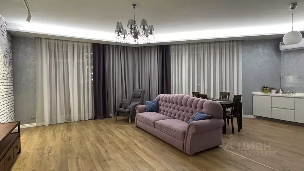 3-к кв. Красноярский край, Красноярск ул. Авиаторов, 21 (117.0 м) - Фото 1