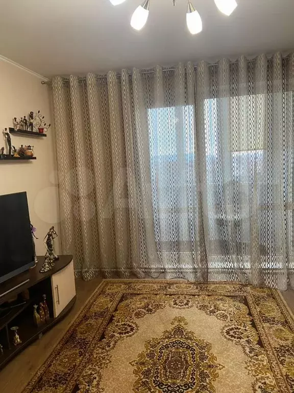 3-к. квартира, 70 м, 5/5 эт. - Фото 1