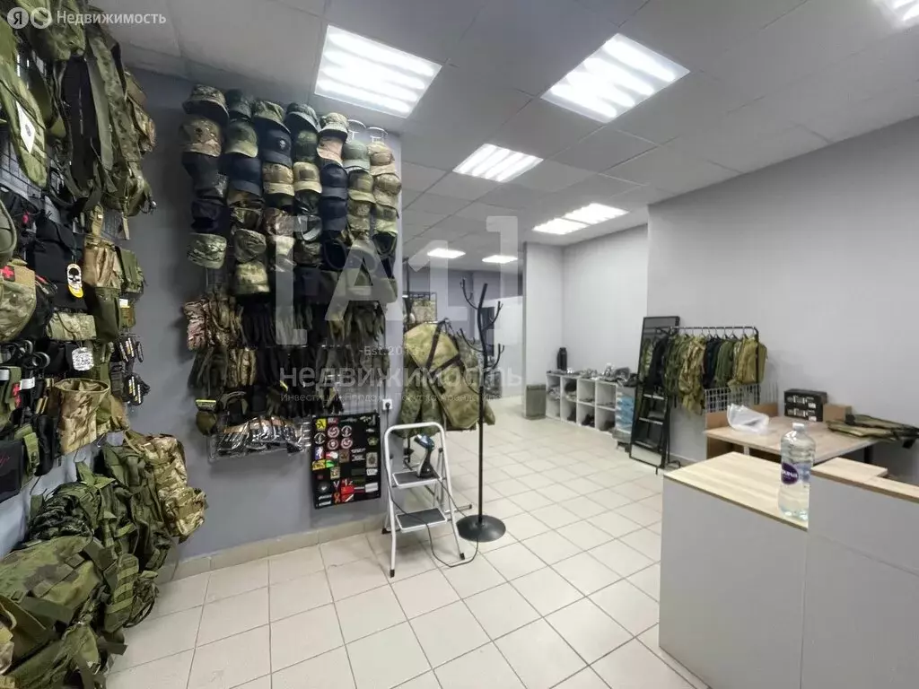 Помещение свободного назначения (1305 м) - Фото 1