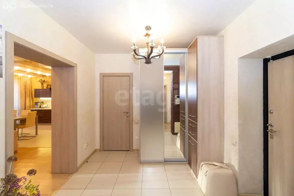 3-комнатная квартира: Тюмень, 6-й микрорайон, улица Валерии ... - Фото 2