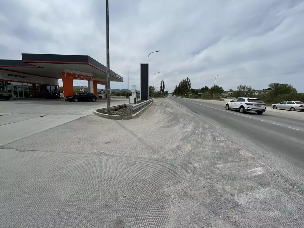 Участок в Крым, Кировский район, Первомайское с/пос, с. Первомайское ... - Фото 1