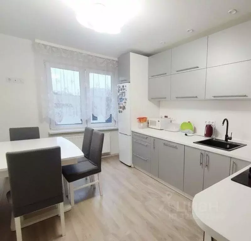 3-к кв. Калининградская область, Калининград ул. Дзержинского, 172 ... - Фото 1