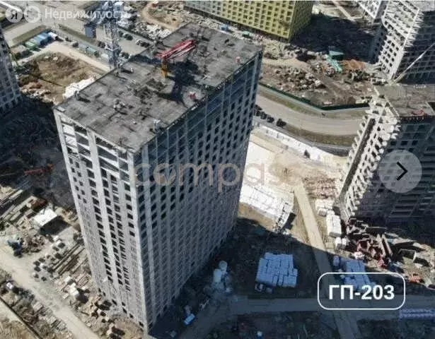2-комнатная квартира: Тюмень, улица Фармана Салманова, 17 (68 м) - Фото 1