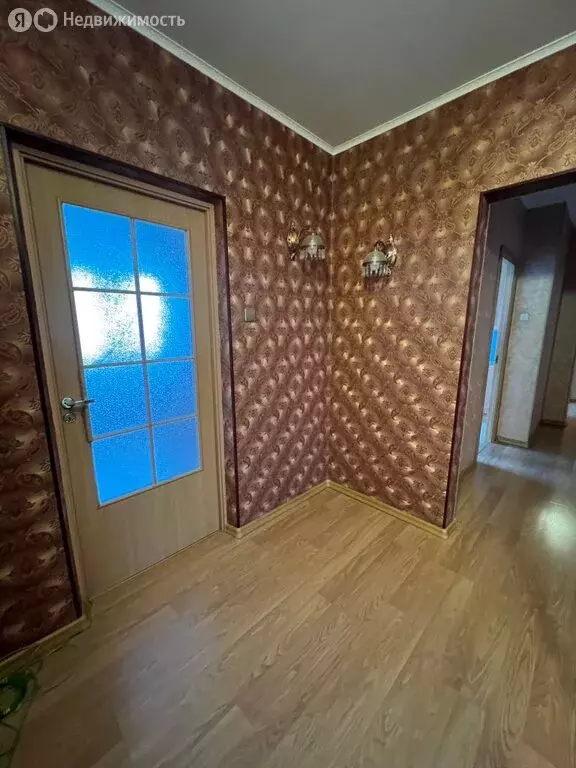 3-комнатная квартира: Санкт-Петербург, улица Передовиков, 1/6 (70.6 м) - Фото 1