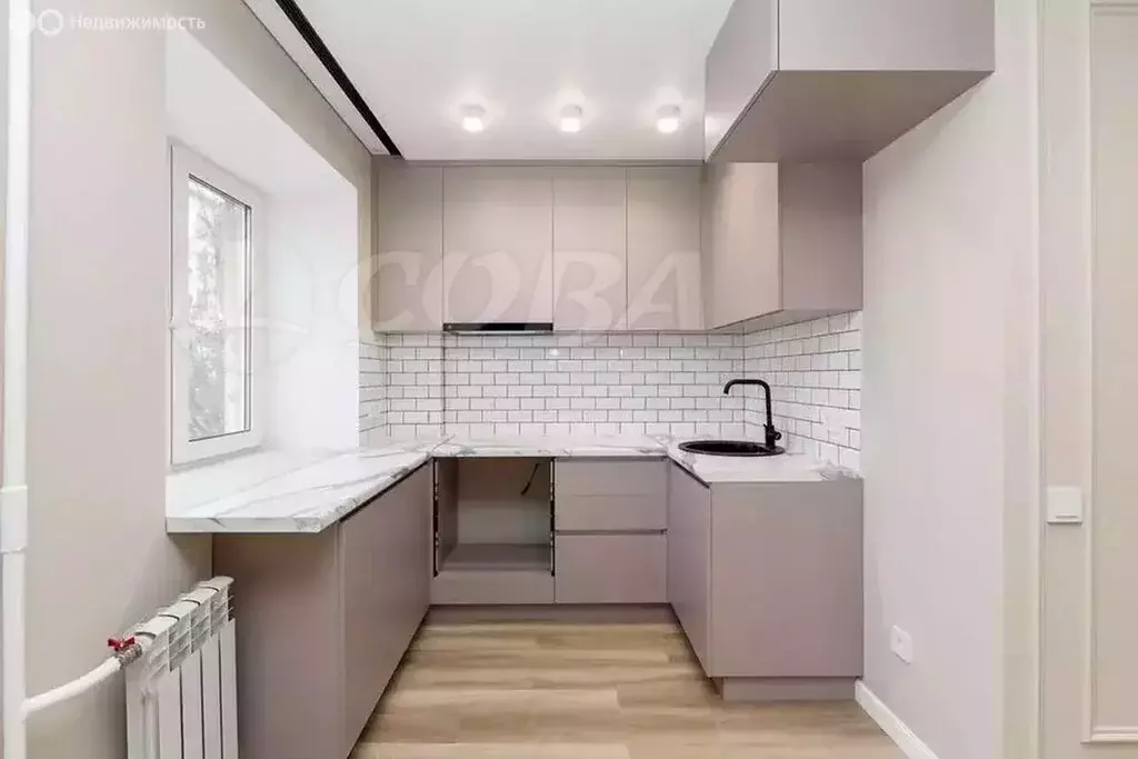 2-комнатная квартира: Тюмень, улица Республики, 171 (45 м) - Фото 1