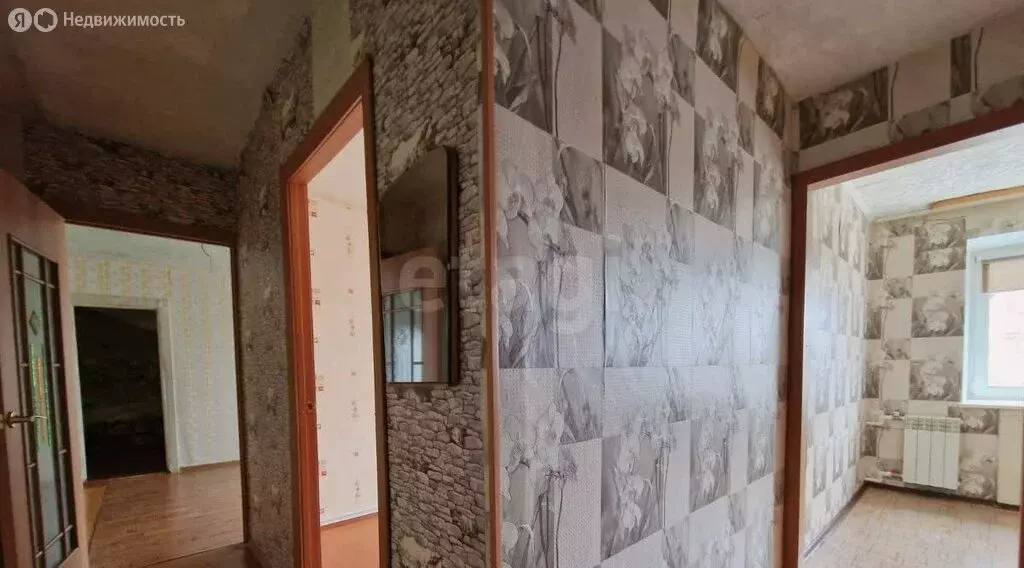 3-комнатная квартира: Омск, улица Чкалова, 33 (56 м) - Фото 1