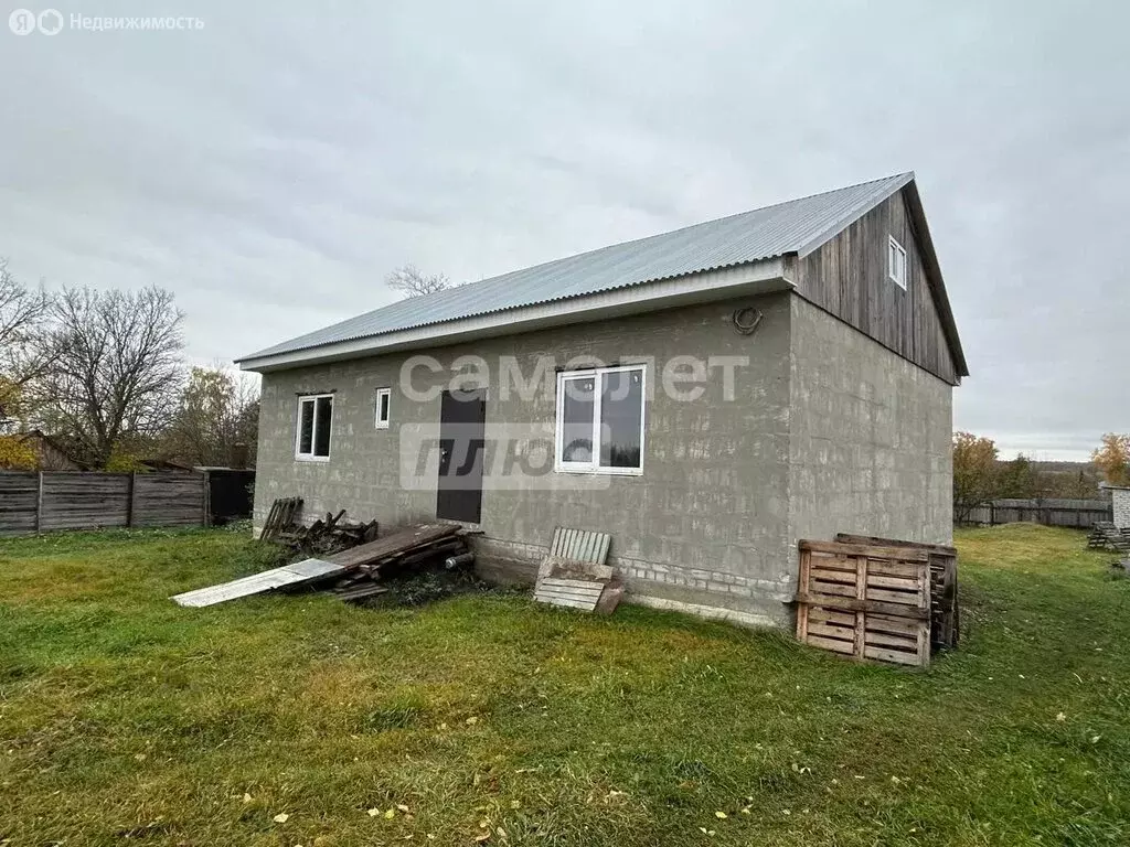 Дом в село Коробовка, Полевая улица, 4А (100 м) - Фото 2