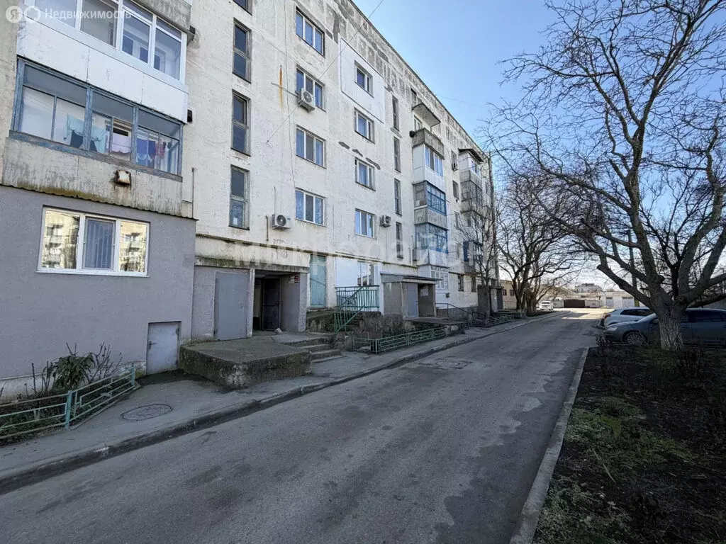 3-комнатная квартира: Джанкой, Проезжая улица, 164 (64.6 м) - Фото 1