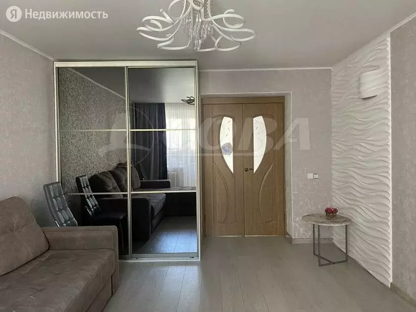 2-комнатная квартира: Тюмень, улица Щербакова, 150к2 (55.6 м) - Фото 1