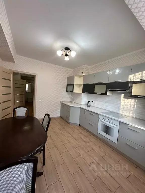 3-к кв. Крым, Симферополь ул. Караманова, 3 (80.0 м) - Фото 2