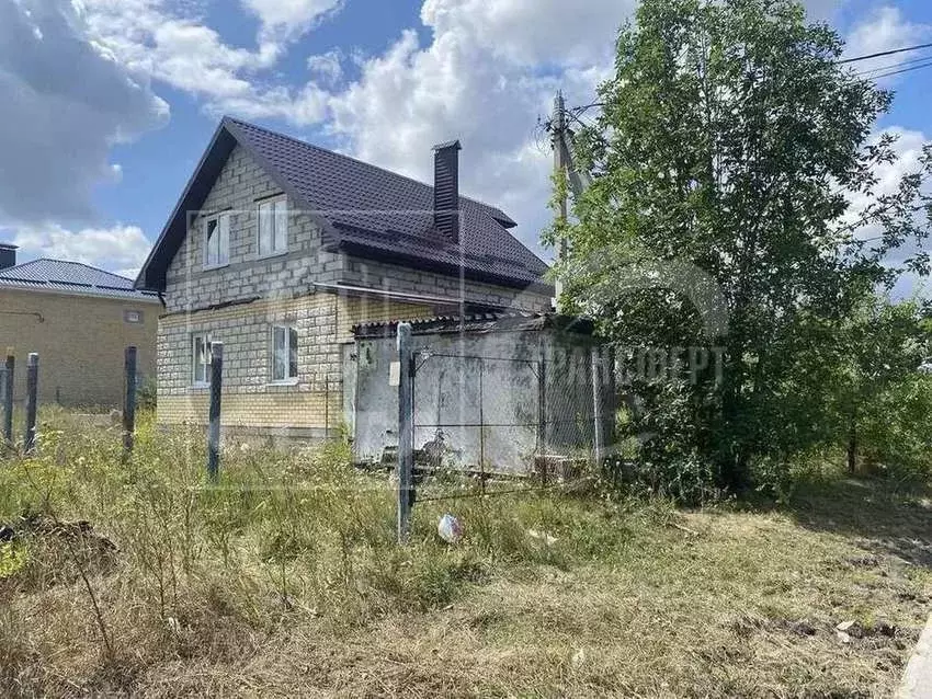 Дом в Воронежская область, с. Новая Усмань ул. Генерала Полубоярова, 9 ... - Фото 1