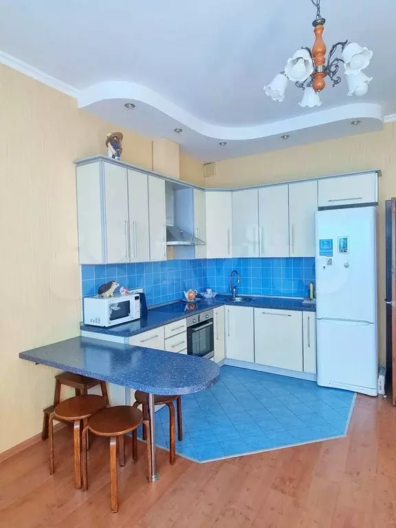 1-к. квартира, 50,5 м, 4/4 эт. - Фото 0
