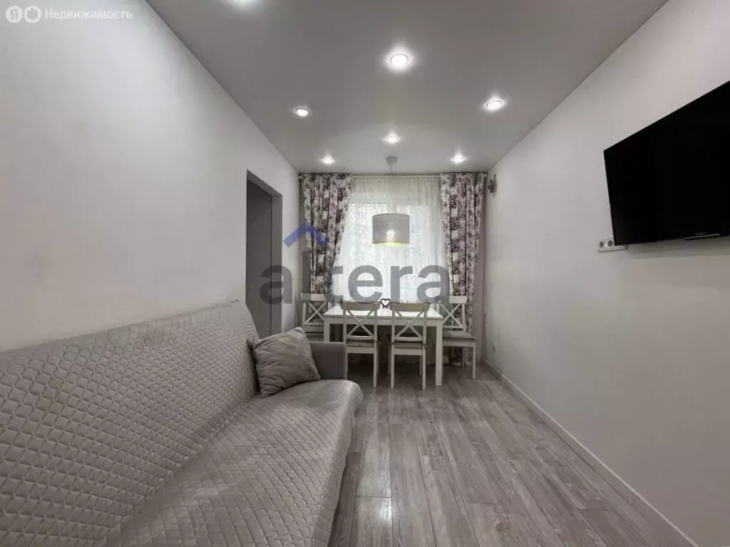 3-комнатная квартира: Казань, улица Мусина, 49А (57.5 м) - Фото 1