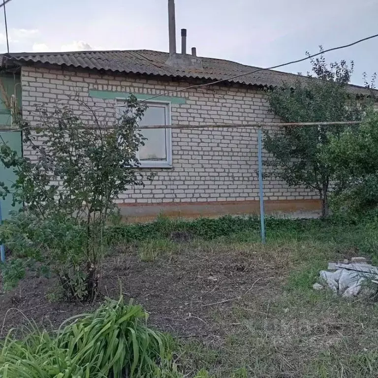 Дом в Саратовская область, Калининский район, Свердловское ... - Фото 1