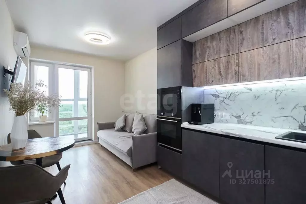 2-к кв. Тюменская область, Тюмень ул. Парада Победы, 9 (49.1 м) - Фото 1