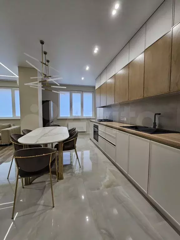 4-к. квартира, 140 м, 4/15 эт. - Фото 0