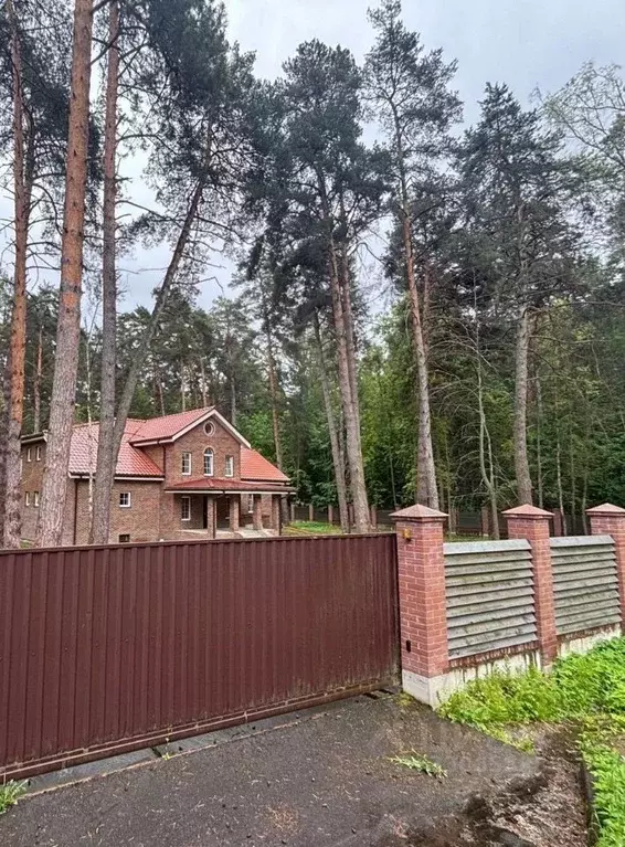 Дом в Московская область, Люберцы городской округ, Малаховка пгт ш. ... - Фото 1