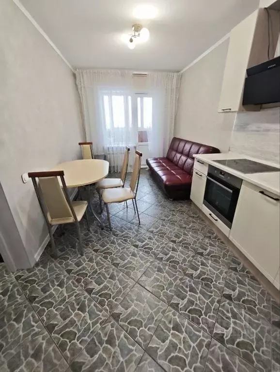 2-к кв. Татарстан, Казань просп. Победы, 78 (83.0 м) - Фото 1