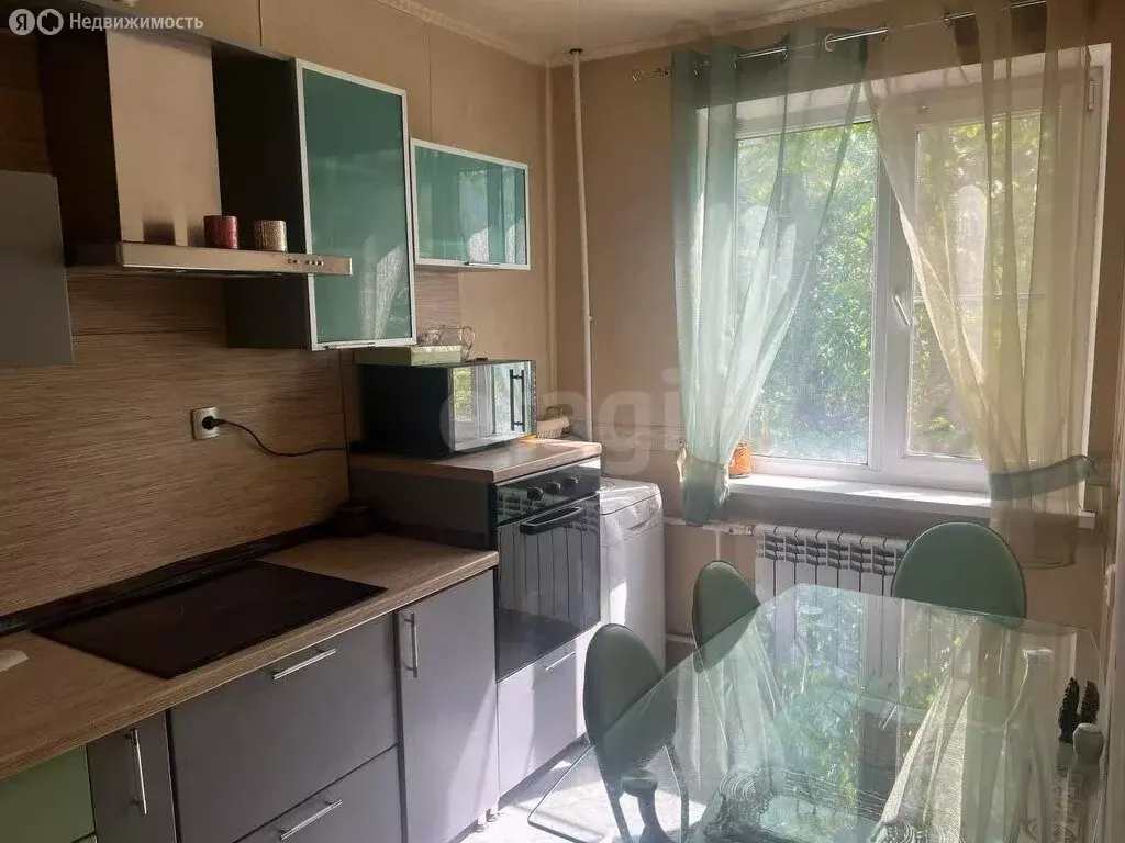3-комнатная квартира: Ставрополь, улица Ленина, 88 (64 м) - Фото 0