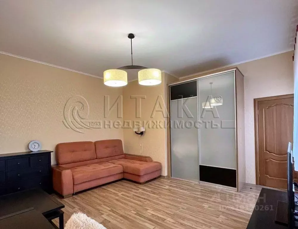 Квартира, 5 и более комнат, 54.7 м - Фото 0