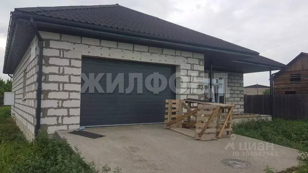 Дом в Хакасия, Усть-Абаканский район, пос. Тепличный ул. Парковая (160 ... - Фото 1