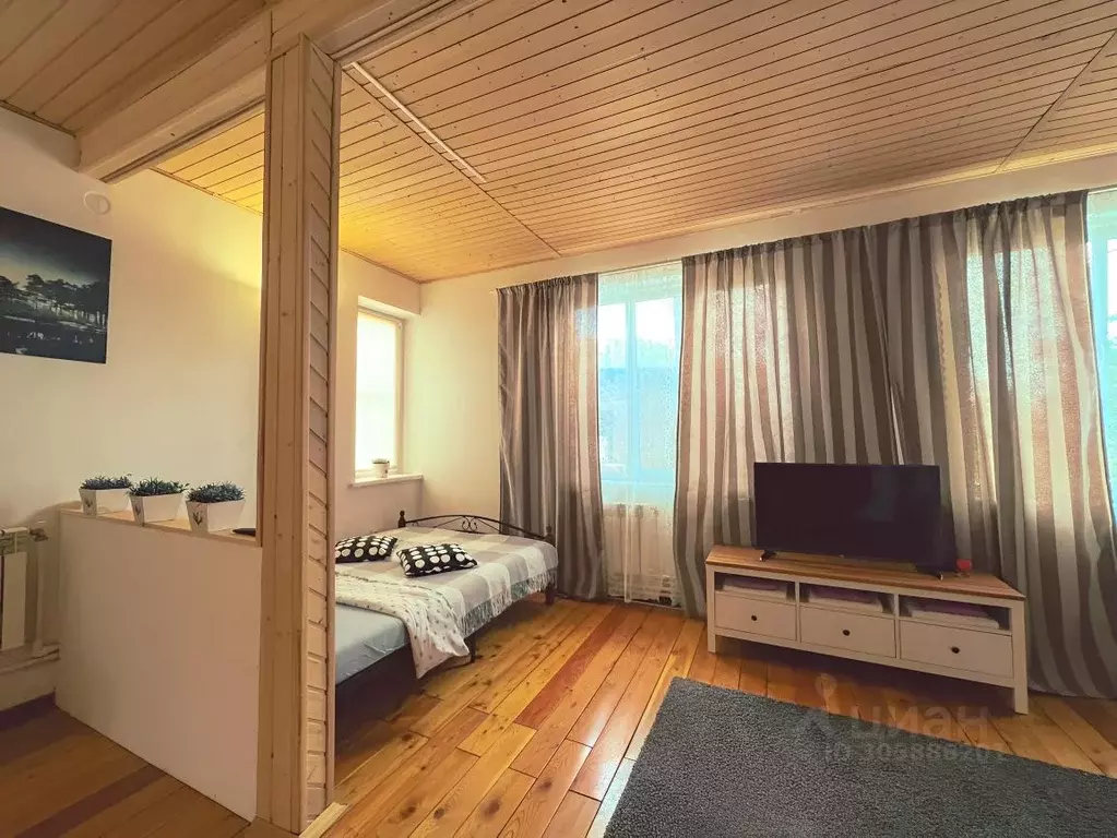 Дом в Свердловская область, Екатеринбург ул. Металлургов, 87А (60 м) - Фото 2