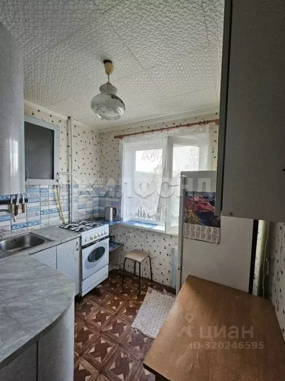 1-к кв. Самарская область, Тольятти бул. 50 лет Октября, 24 (30.0 м) - Фото 0