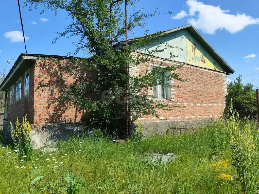 Дом в Саратовская область, Балашовский район, Пинеровское ... - Фото 0