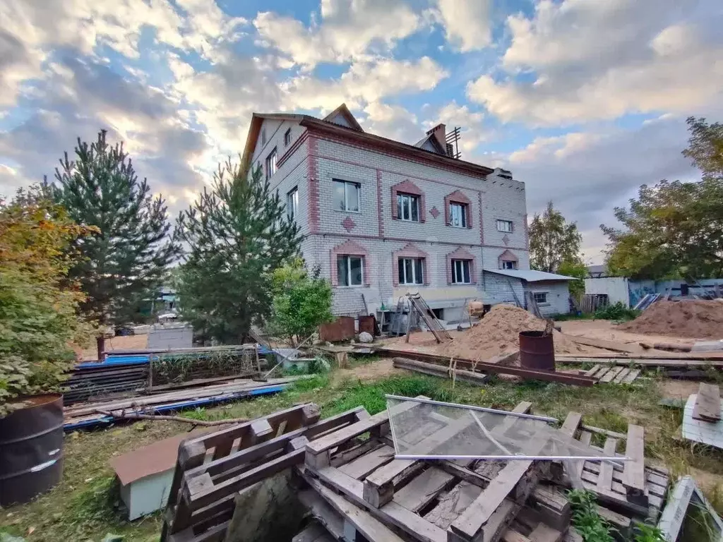 Дом в Архангельская область, Котлас ул. Чернышевского, 6 (400 м) - Фото 1