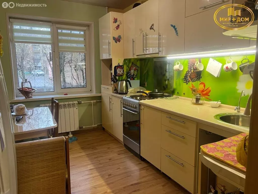 3-комнатная квартира: Владивосток, улица Постышева, 21 (62.6 м) - Фото 1
