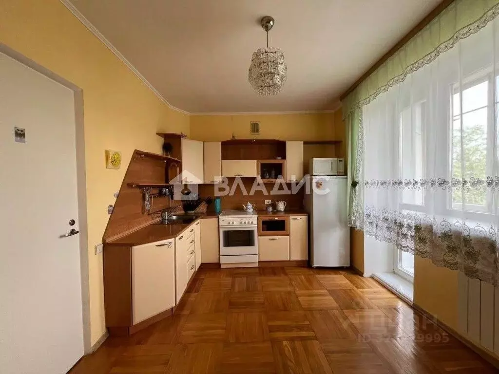 3-к кв. Бурятия, Улан-Удэ ул. Бабушкина, 32 (85.8 м) - Фото 1