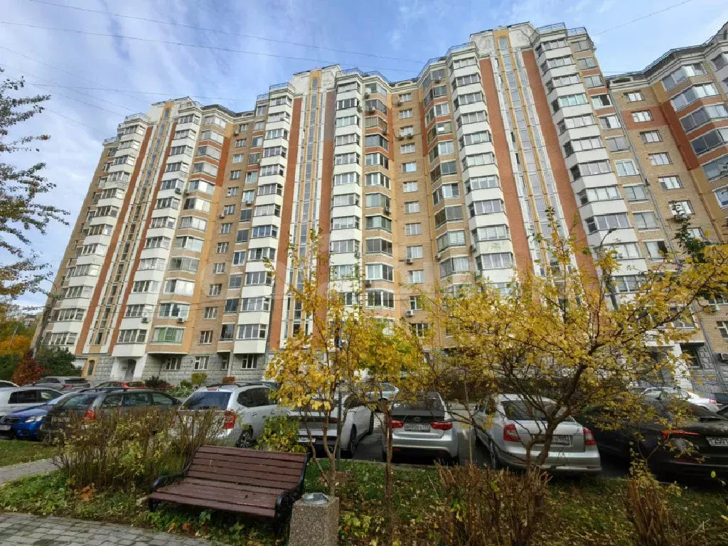 Продается комната в 3-комнатной квартире - Фото 1