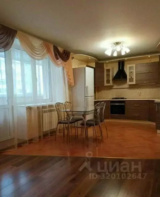 3-к кв. Владимирская область, Александров ул. Горького, 3К2 (83.0 м) - Фото 0