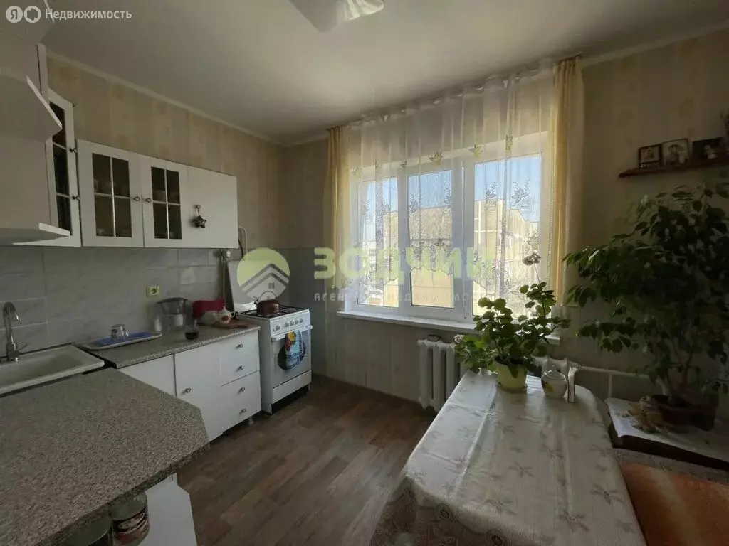3-комнатная квартира: Чебоксары, улица Чернышевского, 32 (70.1 м) - Фото 2