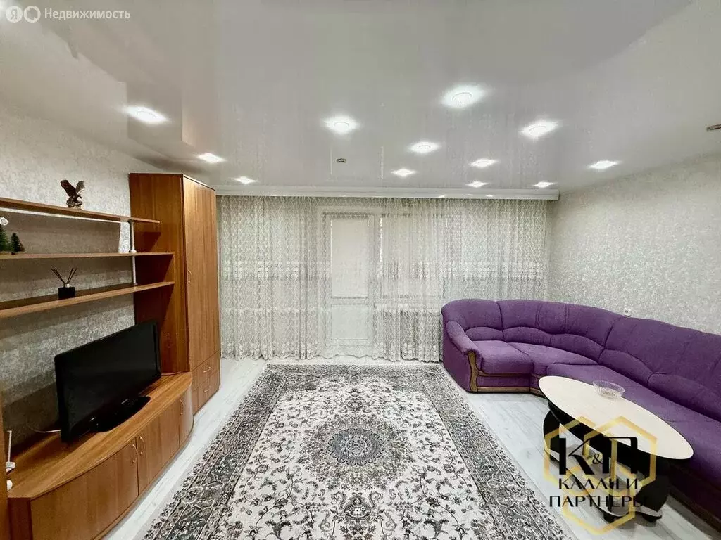 2-комнатная квартира: Полевской, микрорайон Зелёный Бор-2, 32 (68.5 м) - Фото 2