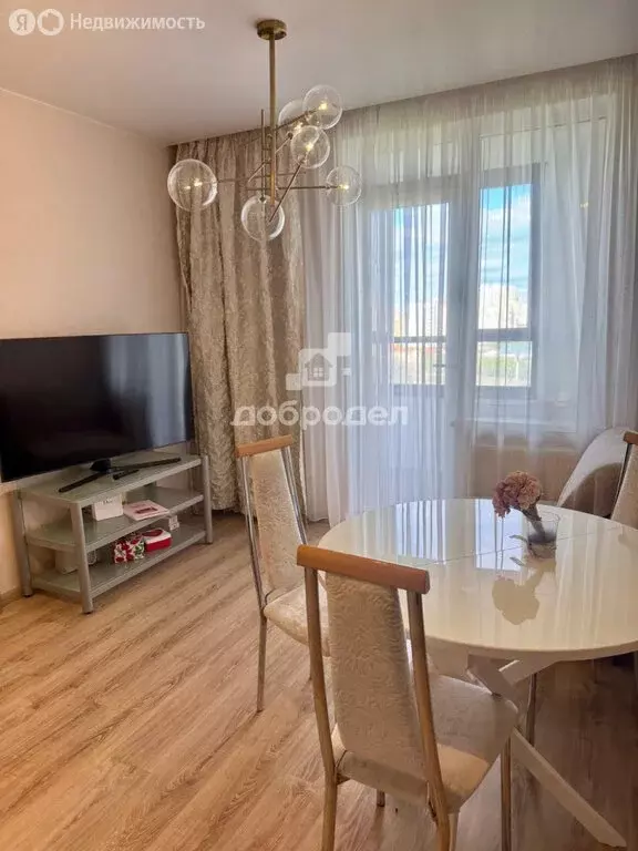 2-комнатная квартира: Екатеринбург, улица 8 Марта, 202/3 (55.4 м) - Фото 0