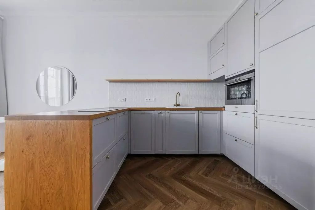 3-к кв. Свердловская область, Екатеринбург ул. Большакова, 25 (80.0 м) - Фото 1