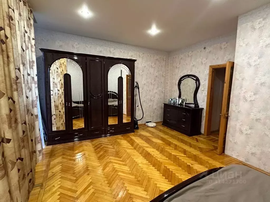 3-к кв. Татарстан, Казань ул. Исмаила Гаспринского, 31 (90.0 м) - Фото 1