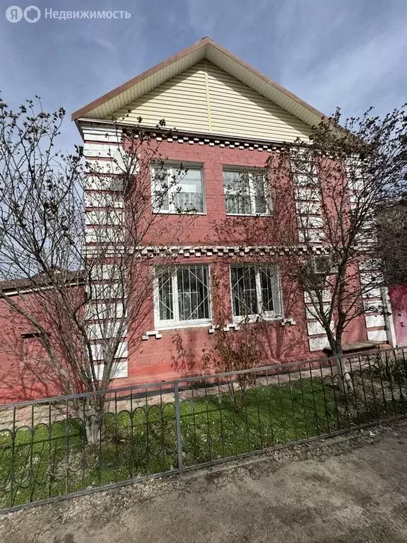 Дом в Астрахань, улица Набережная Тимирязева, 217 (90 м) - Фото 1