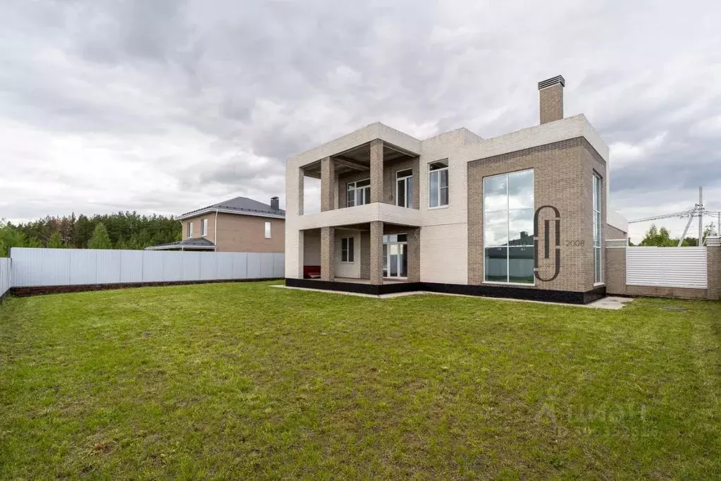 Дом в Татарстан, Казань ул. Елочная (285 м) - Фото 1